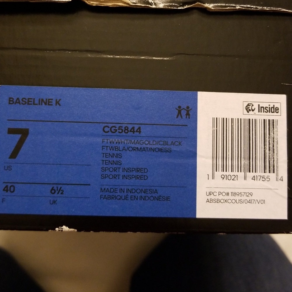 NIB ADIDAS - Picture 8 of 8
